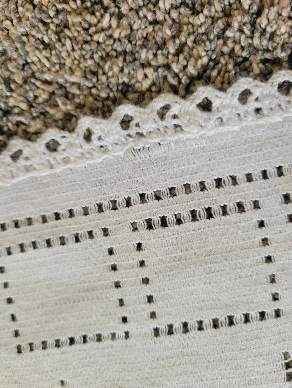 Vintage table runner / vintage dresser scarf